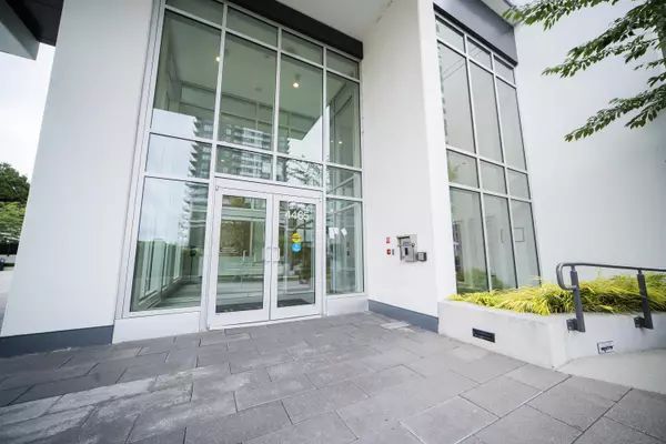 Burnaby, BC V5C 0L8,4465 Juneau ST #607