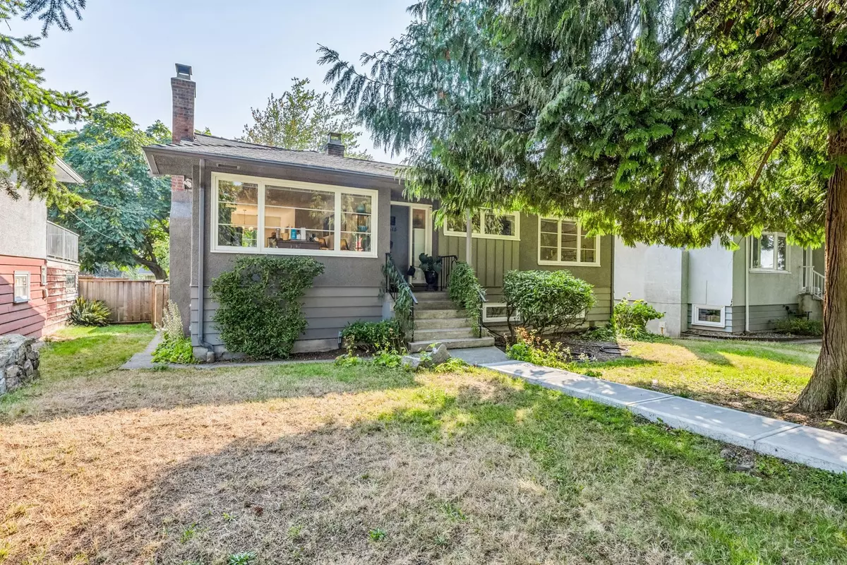 North Vancouver, BC V7N 2G9,415 W 26th ST
