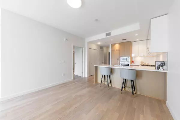 Richmond, BC V6X 0T3,4033 May DR #315