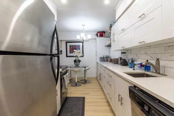 Burnaby, BC V3N 1E1,7428 19th AVE #106