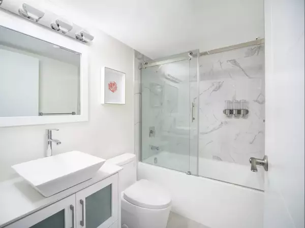 Vancouver, BC V6E 4P6,1166 Melville ST #1102