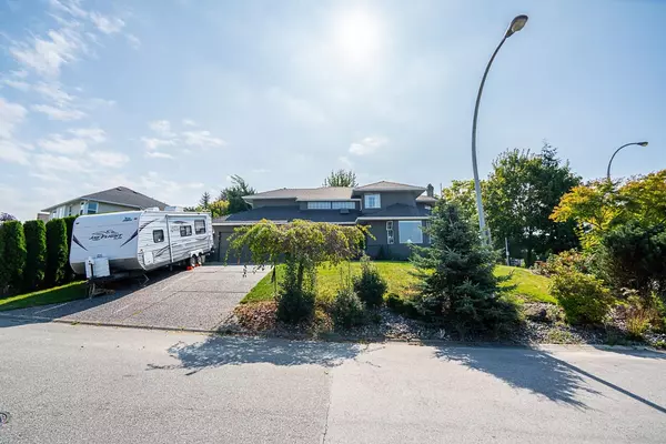 Surrey, BC V3S 7N5,6556 Claytonhill PL