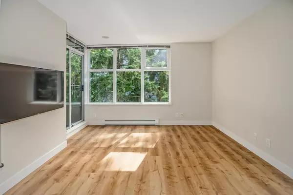 Burnaby, BC V5A 0A4,9262 University CRES #509