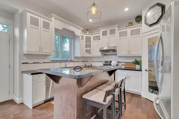 Surrey, BC V3S 5H1,15083 58a AVE