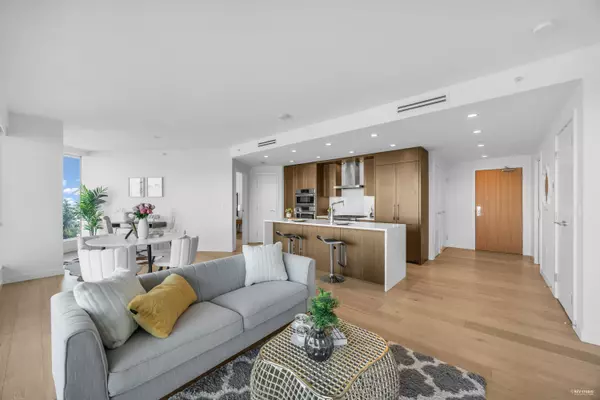 White Rock, BC V4B 0B9,1439 George ST #703