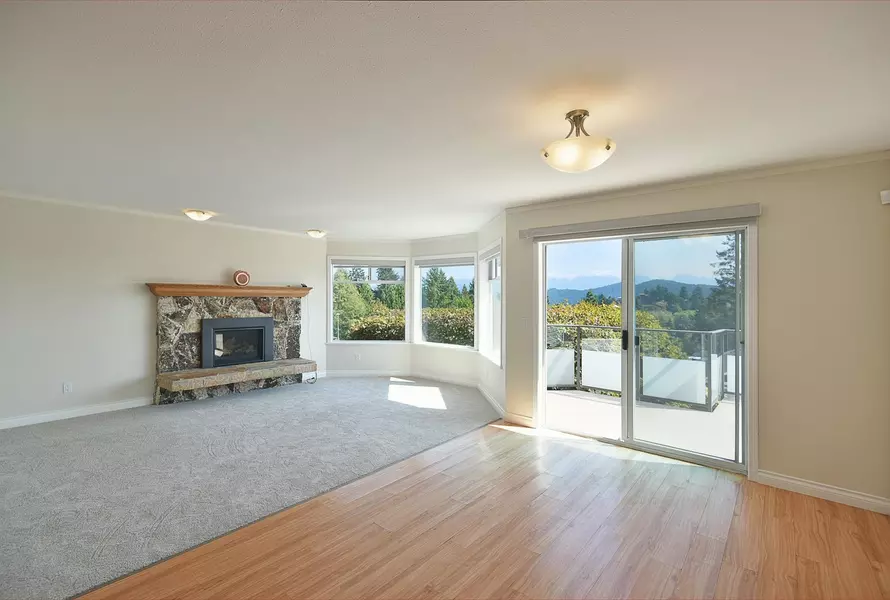 808 Bayview Heights RD, Gibsons, BC V0N 1V8