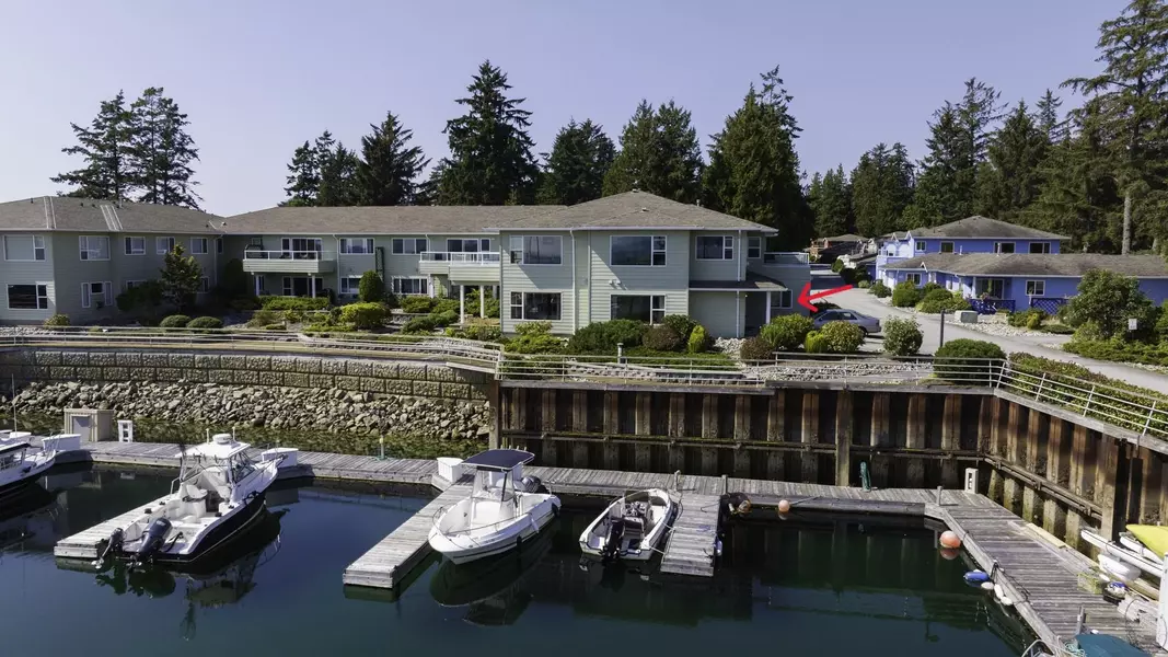 1585 Field RD #201, Sechelt, BC V7Z 0H1