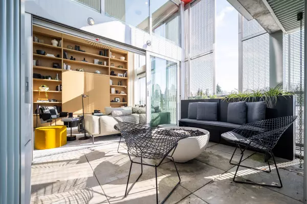 Vancouver, BC V6R 2H6,4387 W 10th AVE #401