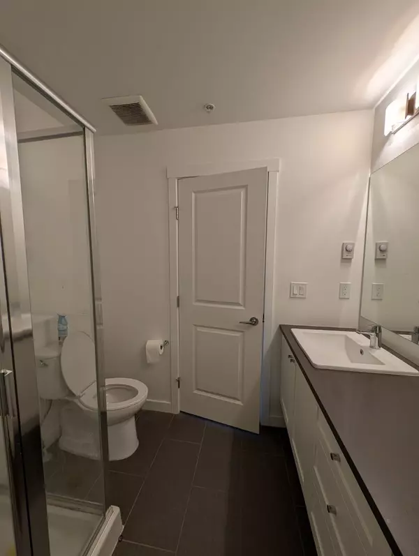 Surrey, BC V4N 6W6,15835 85 AVE #409