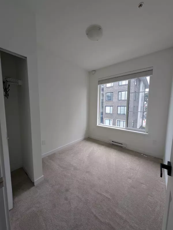 Surrey, BC V4N 6W6,15835 85 AVE #409