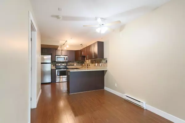 Burnaby, BC V3N 0C2,7428 14 AVE #68