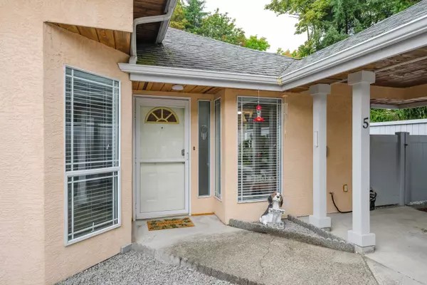 Maple Ridge, BC V2X 5A6,11950 Laity ST #5