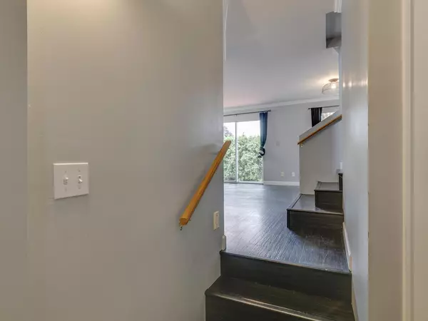 Pitt Meadows, BC V3Y 2E8,19240 119 AVE #6