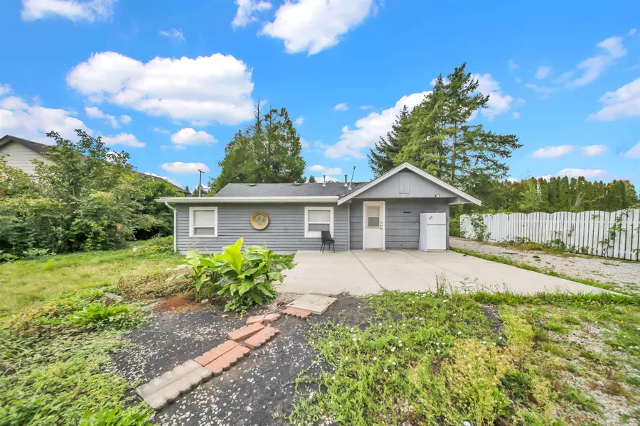 11394 240 ST, Maple Ridge, BC V2W 0B4