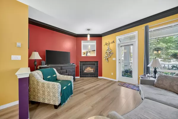 Surrey, BC V3W 1L7,7250 144 ST #30