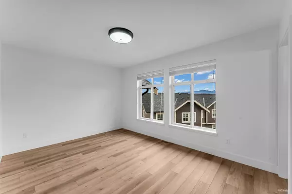 Surrey, BC V3V 0E9,10488 124 ST #21