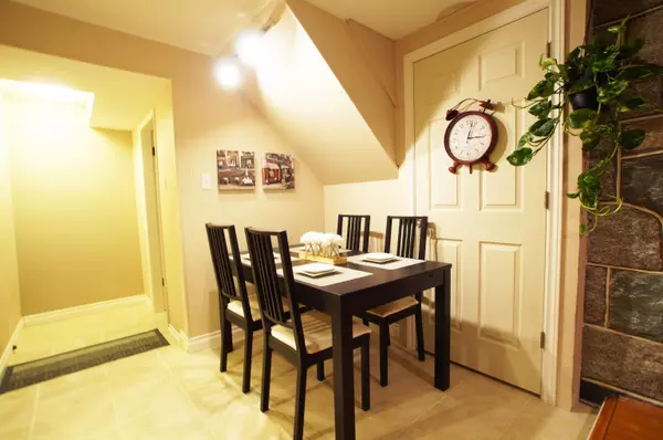 Burnaby, BC V5J 2T2,48xx Mckee PL