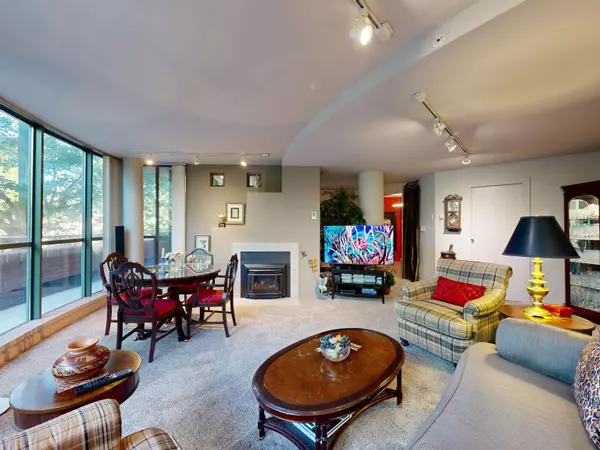 Vancouver, BC V6G 1B3,1888 Alberni ST #301