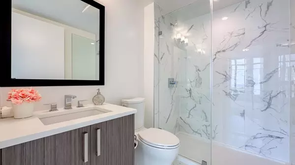 13350 Central AVE #2211 Surrey, BC V3T 0S1