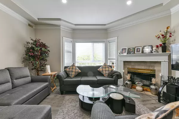 Surrey, BC V3W 0N1,8142 120a ST #301