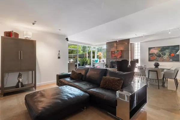Vancouver, BC V6G 3H3,1717 Bayshore DR #102