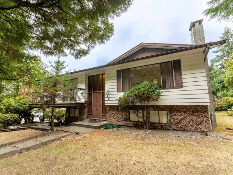 540 Schoolhouse ST, Coquitlam, BC V3J 5P1