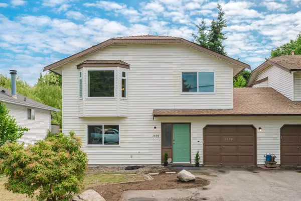 1570 161 ST, Surrey, BC V4A 4X8