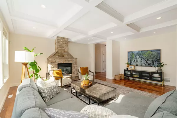 Surrey, BC V4N 5S5,9110 163a ST