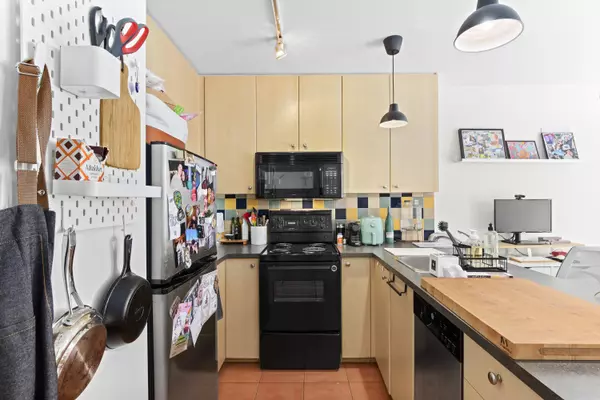 Vancouver, BC V6B 6M2,819 Hamilton ST #1105