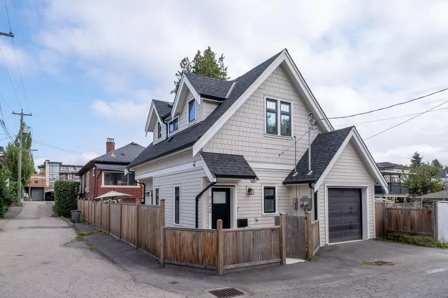 720 E 30th AVE, Vancouver, BC V5V 2V9