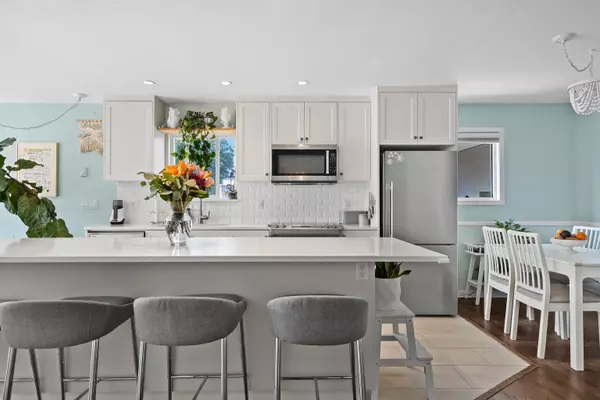 Vancouver, BC V6K 1B4,2110 Cornwall AVE #305