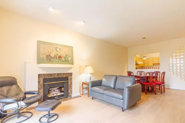 Burnaby, BC V5H 1S8,4951 Sanders ST #306