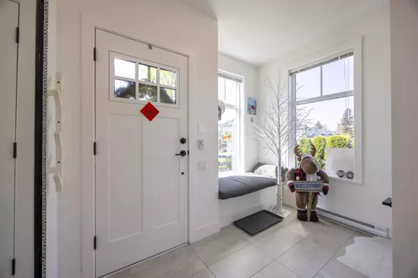 Coquitlam, BC V3B 0S3,3517 Baycrest AVE #101