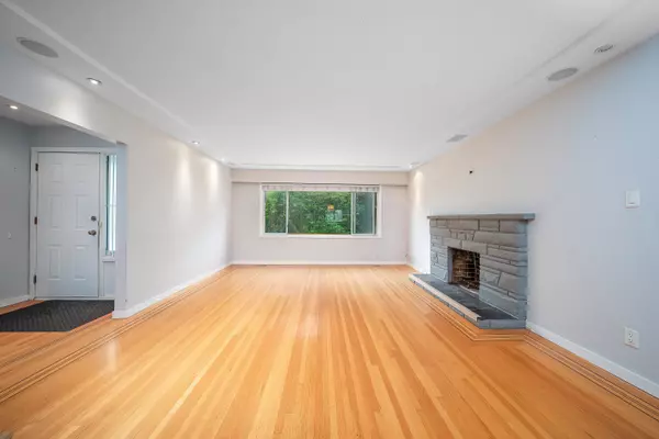 Vancouver, BC V5S 2C8,3063 Rosemont DR