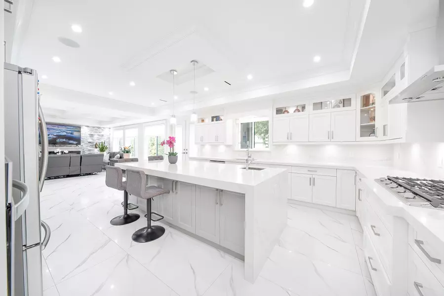 8558 145a ST, Surrey, BC V3S 5T8