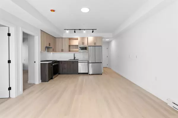 Port Moody, BC V3H 2E6,2002 St. George ST #306