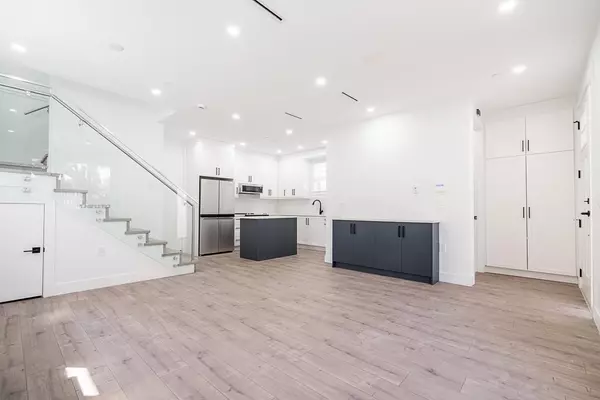 Vancouver, BC V5M 1V3,2972 E 7th AVE