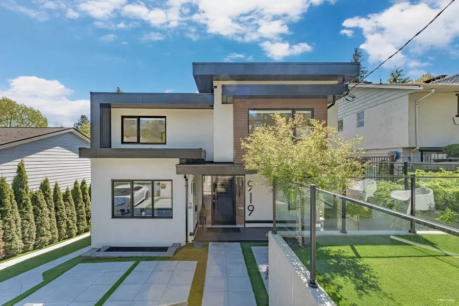 919 E 4th ST, North Vancouver, BC V7L 1K3