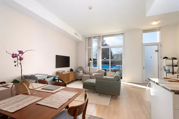 Vancouver, BC V6J 0H1,2063 W 10th AVE