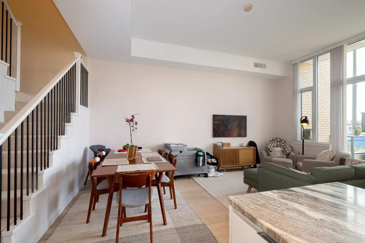 Vancouver, BC V6J 0H1,2063 W 10th AVE