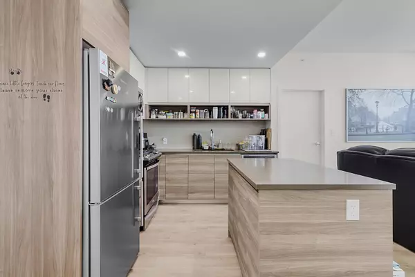 Burnaby, BC V5A 0C8,8850 University CRES #1006