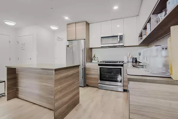 Burnaby, BC V5A 0C8,8850 University CRES #1006