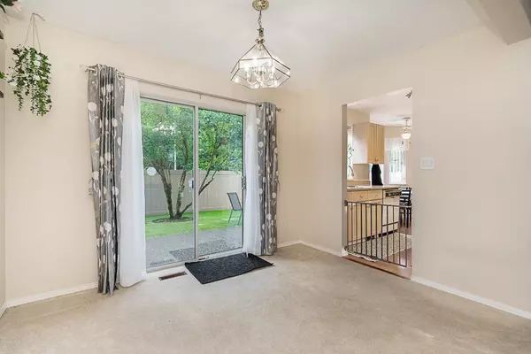 Surrey, BC V3R 0A2,14861 98 AVE #128