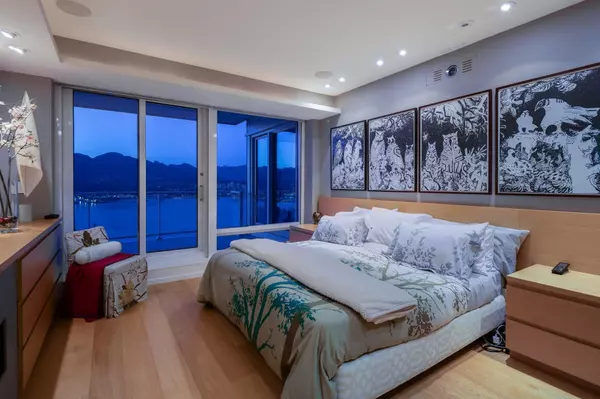 1011 W Cordova ST #4501 Vancouver, BC V6C 0B2