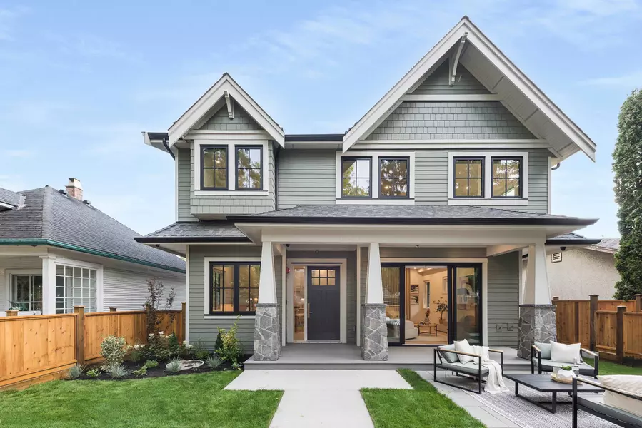2136 E 10 AVE #1, Vancouver, BC V5N 1Y1