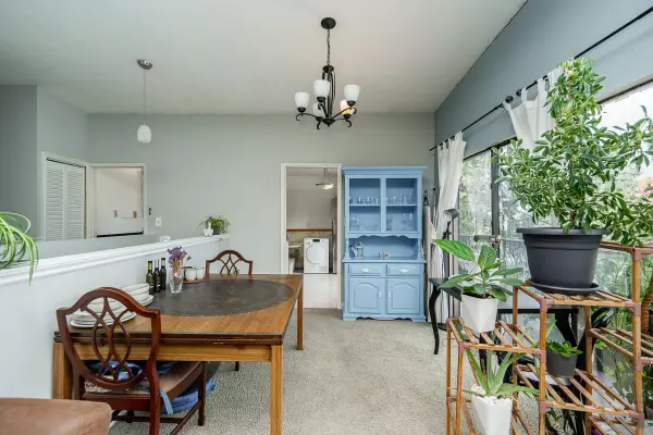 Coquitlam, BC V3C 3N5,992 Saddle ST