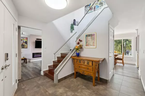 North Vancouver, BC V7G 2P1,1501 Ostler CT