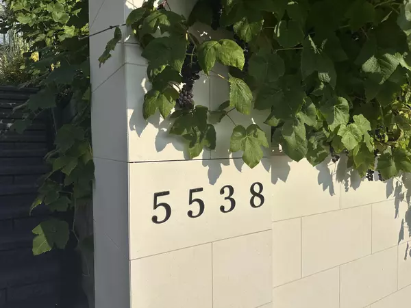 Burnaby, BC V5B 2E8,5538 Meadedale DR