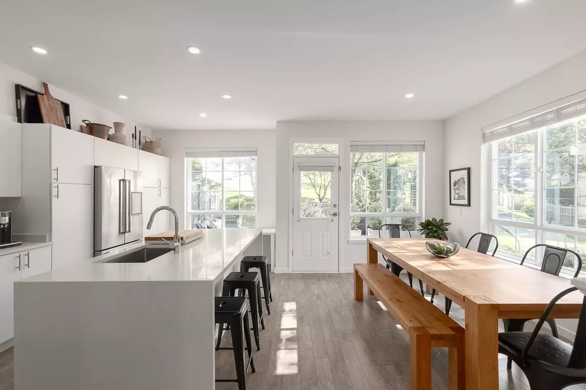 Port Moody, BC V3H 5M2,2200 Panorama DR #45