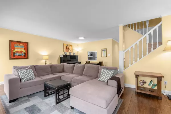 Richmond, BC V6Y 3M2,7820 Abercrombie PL #13